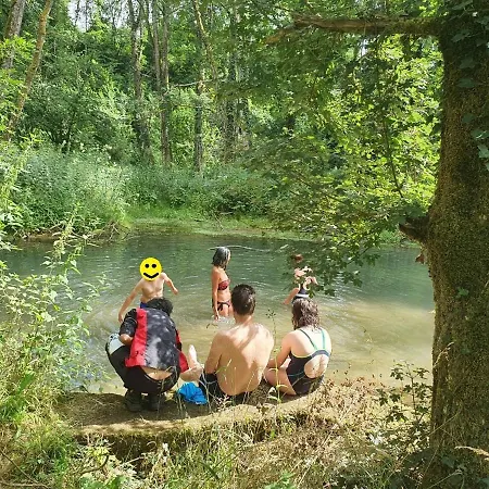 Nature, Eau Et Vieilles Pierres Apartamento *